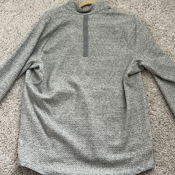 Lululemon 1/4 zip - Picture 4 of 5